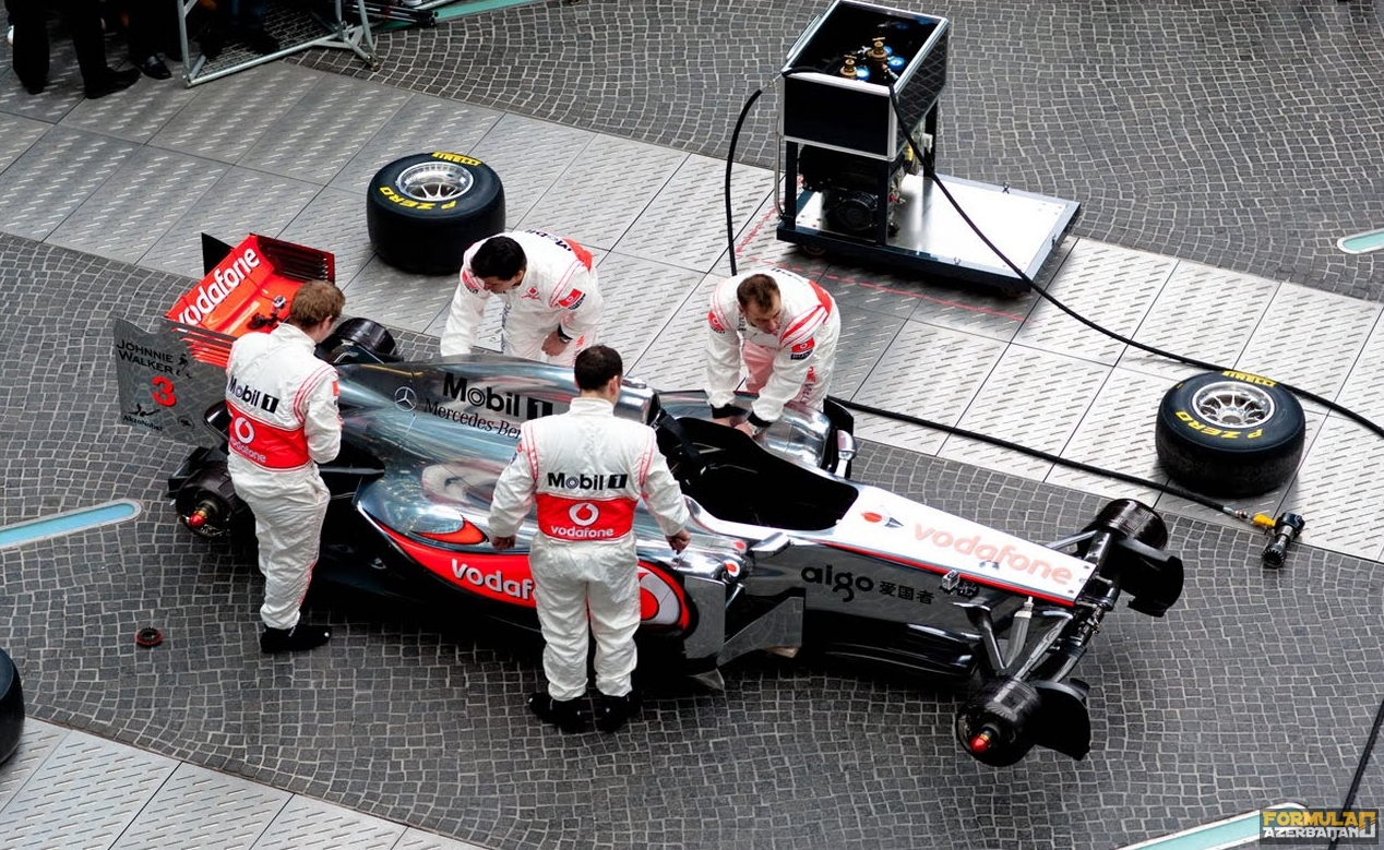 McLaren launch, 2011