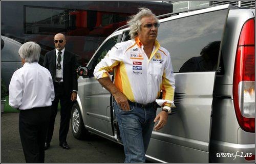 B.Ekklstoun Flavionun gedişindən təəssüflənib B.Ekklstoun Flavionun gedişindən təəssüflənib