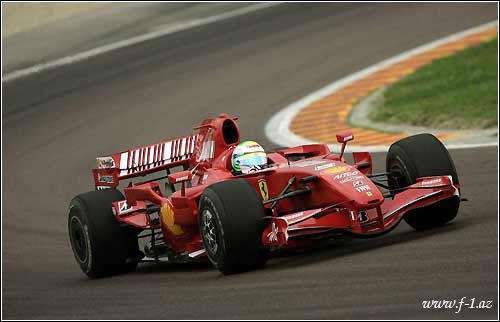 F.Massa Ferrari-nin sükanı arxasına qayıdıb