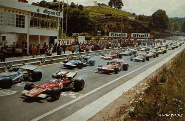 Ferrari ənənəni davam etdirir