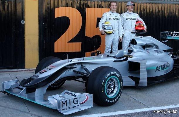 Mercedes GP Valensiyada yeni maşınını nümayiş etdirib