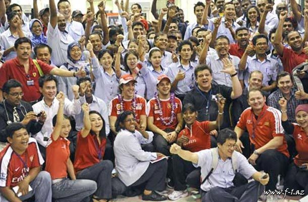 F.Massa və F.Alonso Philip Morris zavoduna baş çəkiblər