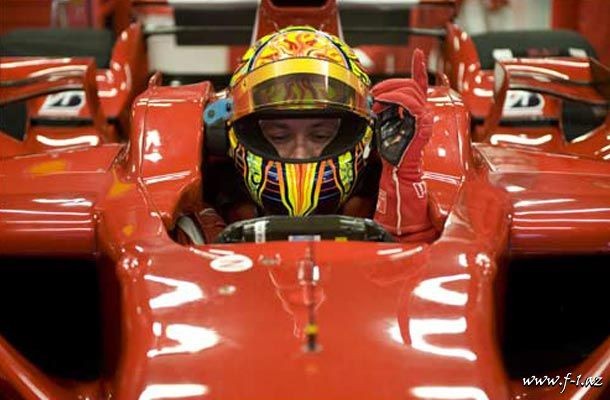 V.Rossi Ferrari-nin testlərinə başlayıb