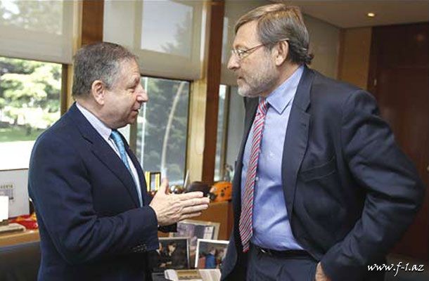 J.Todt Madriddə mətbuat konfransı keçirib