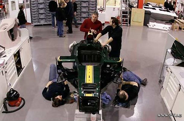 Team Lotus yeni maşını Valensiyaya gətirəcək