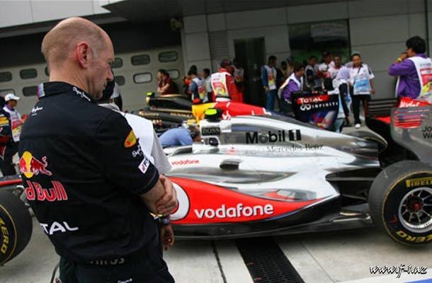 Ə.Nyui Lotus Renault GP-nın mühəndislərinin işini bəyənib Ə.Nyui Lotus Renault GP-nın mühəndislərinin işini bəyənib