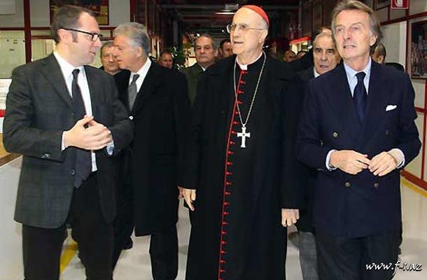 Kardinal T.Bertone Maranelloya baş çəkib