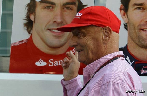 N.Lauda titul uğrunda mübarizədə Alonsonu favorit görür