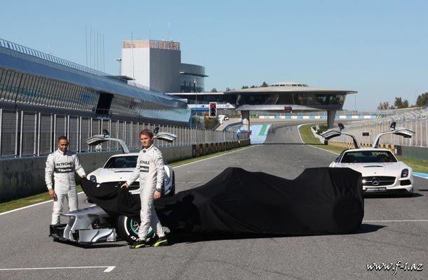Mercedes AMG Petronas F1 Team – W04 (video)