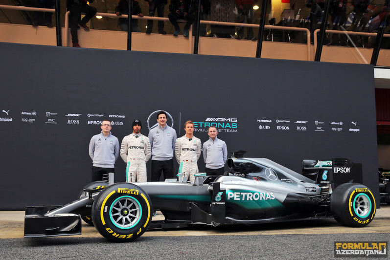Barselona: Mercedes AMG yeni bolidini göstərib