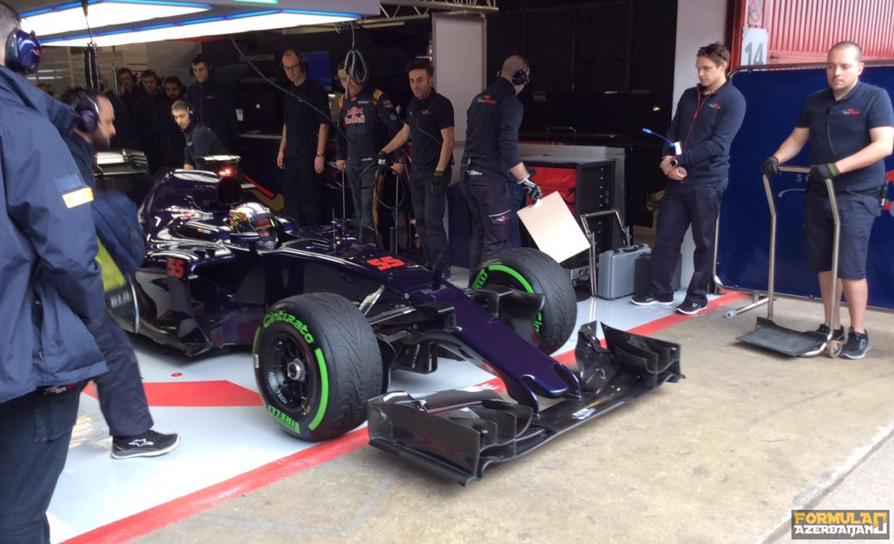 Barselona: Toro Rosso komandası STR11-i təqdim edib