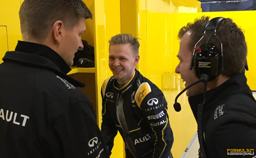 K.Maqnussen: “Renault McLaren-dən daha pozitiv komandadır”