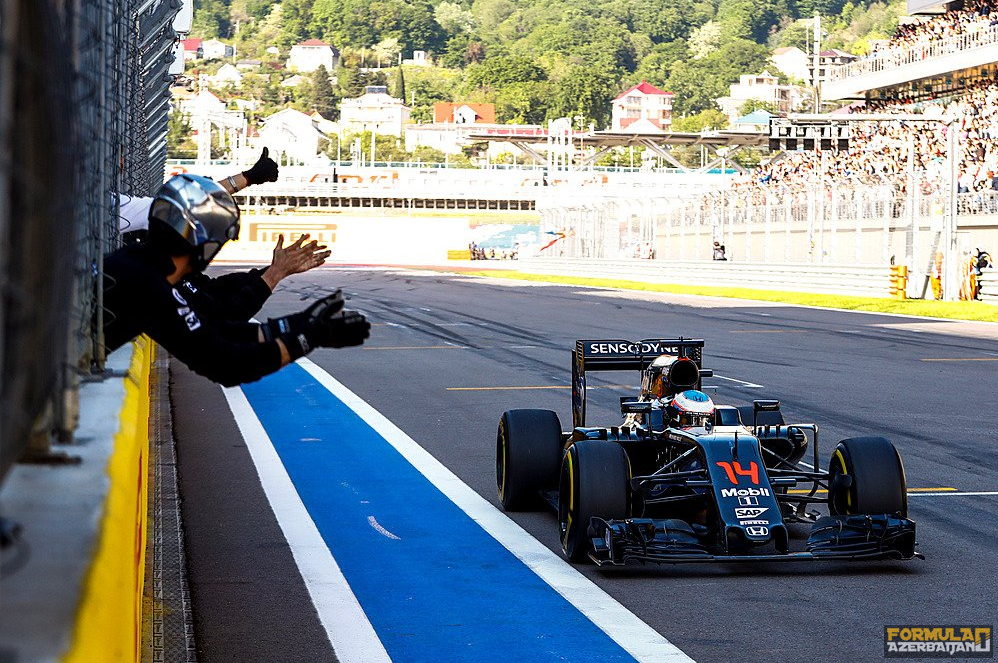 F.Alonso: “McLaren-in şassisi güclüdür”