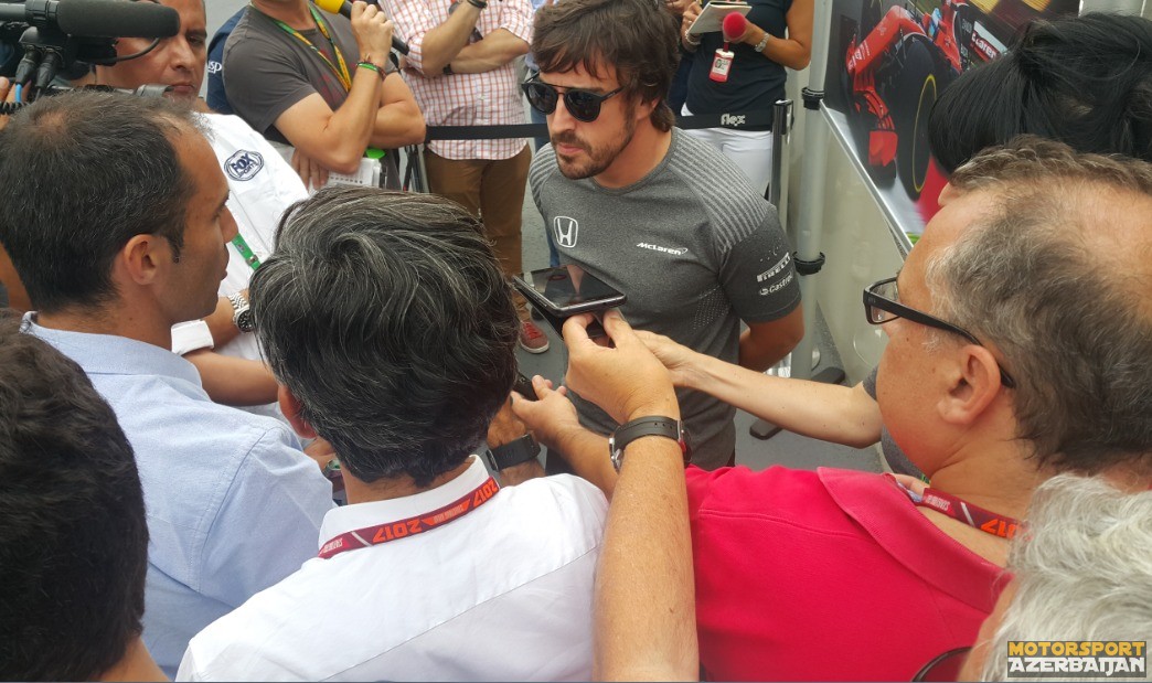 B.Ekklstoun: “Ferrari Alonsonu dəvət etməlidir”