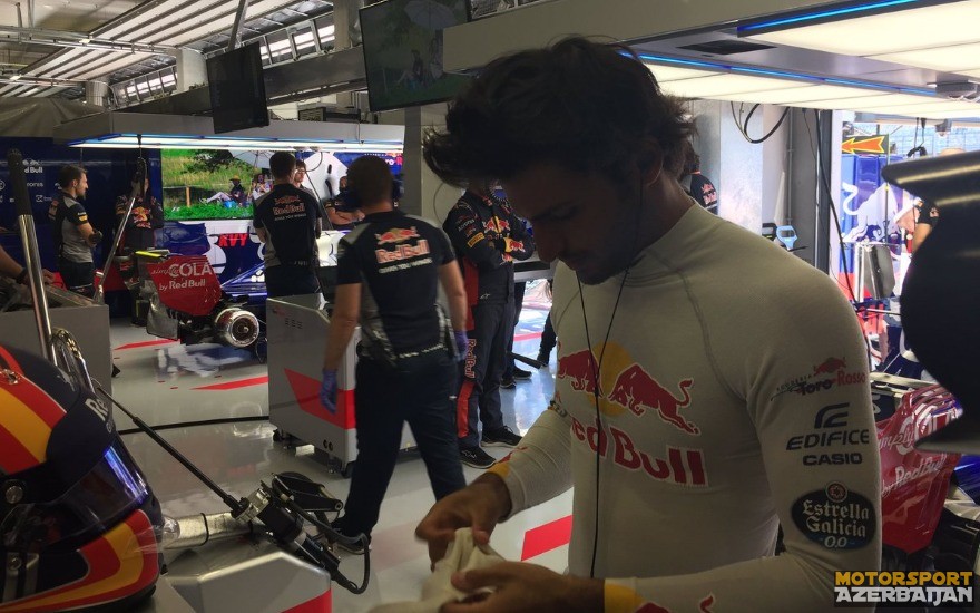 K.Horner: “Sayns 2018-ci ildə Toro Rosso-da qalacaq”