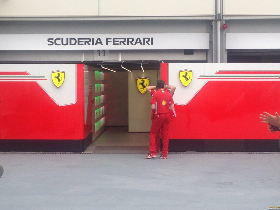 Ferrari testlərdən əvvəl reklam çəkilişi edəcək
