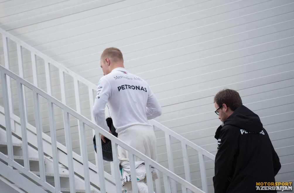 V.Bottas: “Komanda olaraq işləməliyik”