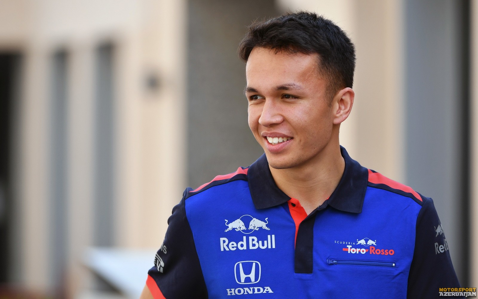 Rəsmən: Aleksander Elbon gələn il Toro Rosso-da yarışacaq
