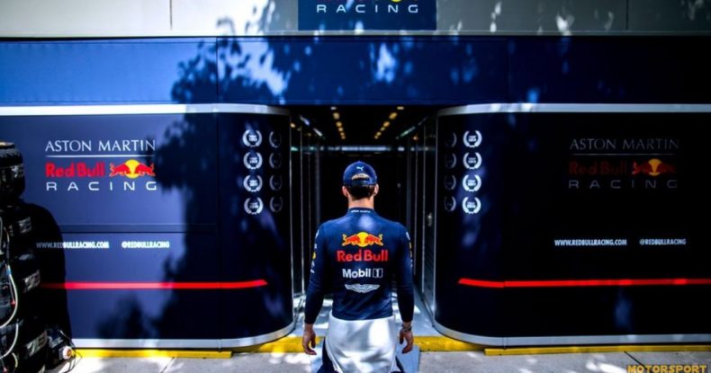Red Bull Qaslidən bezib