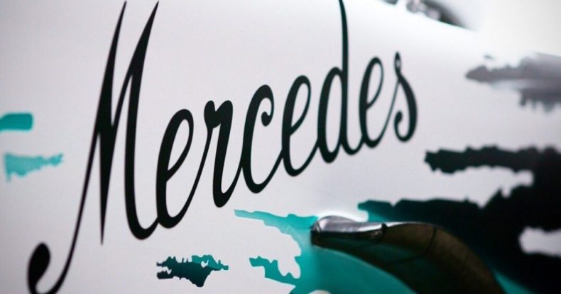 Mercedes vətənində xüsusi rəng çalarında yarışacaq