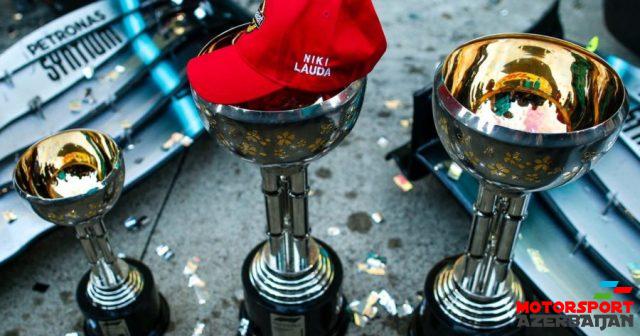 L.Həmilton Mercedes-in çempionluğuna görə sevinməyib L.Həmilton Mercedes-in çempionluğuna görə sevinməyib