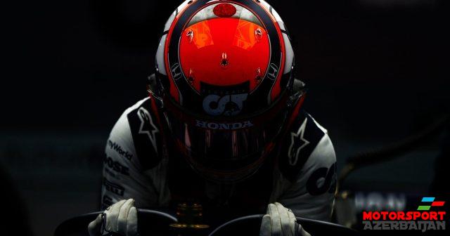 Y.Tsunoda oturacaq sazlanması edib Y.Tsunoda oturacaq sazlanması edib