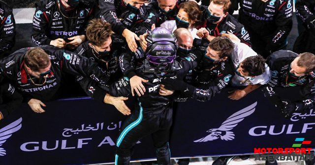 L.Həmilton: Fərqli strategiya seçməli idik L.Həmilton: Fərqli strategiya seçməli idik