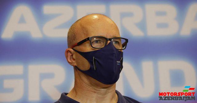 Rəsmən: Williams Saymon Robertslə yollarını ayırıb Rəsmən: Williams Saymon Robertslə yollarını ayırıb