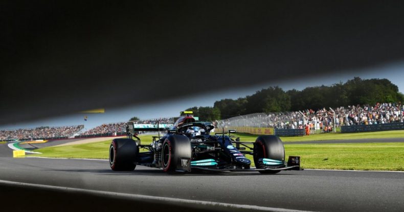 V.Bottas: Fərqli yolları sınadıq
