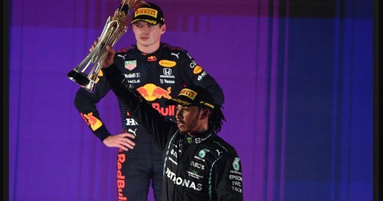 Titula namizədlər stüardların otağına çağırılıblar