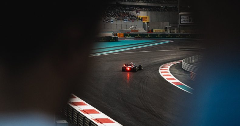 Mercedes komandası iki protest birdən verib