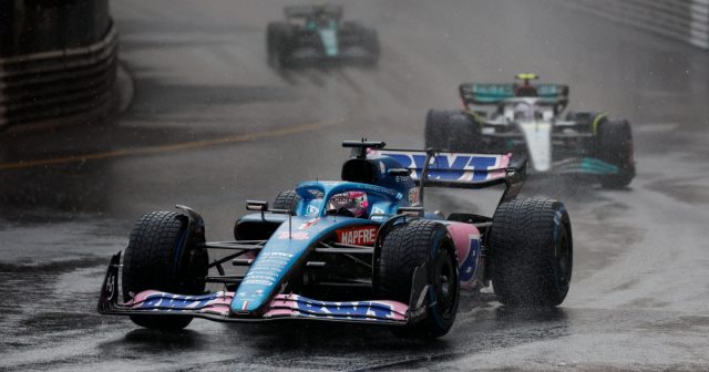 F.Alonso Həmiltona əhəmiyyət vermir F.Alonso Həmiltona əhəmiyyət vermir