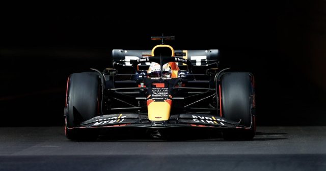 M.Ferstappen: Qırmızı bayraq mane oldu M.Ferstappen: Qırmızı bayraq mane oldu