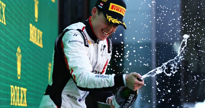 Armstronqdan növbəti qələbə