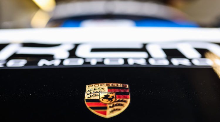 Porsche artıq sloqan seçib