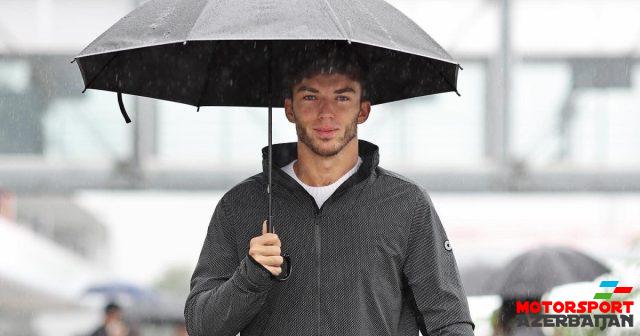 Rəsmən: Qasli Alpine-ə keçir Rəsmən: Qasli Alpine-ə keçir