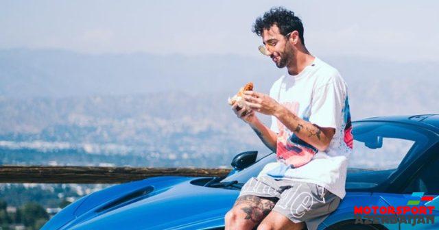 D.Hill: Rikkardo Red Bull-la dönməlidir D.Hill: Rikkardo Red Bull-la dönməlidir