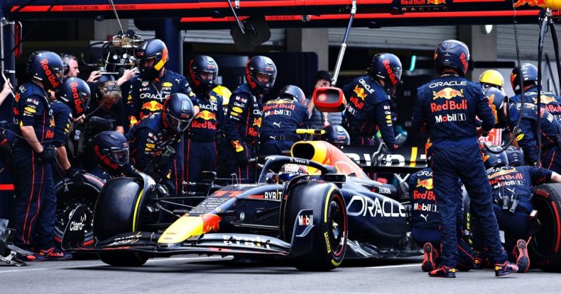 Red Bull pit-stopdakı problemi araşdırır