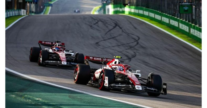 V.Bottas: Aston Martin-in önündə qalacağıq