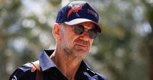 Kulthard Nyuinin Ferrari-yə keçməyəcəyini düşünür Kulthard Nyuinin Ferrari-yə keçməyəcəyini düşünür