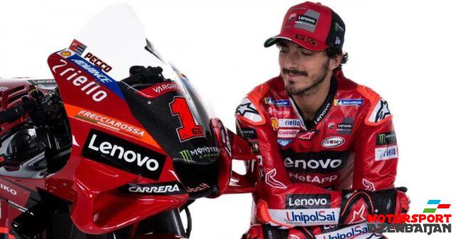 F.Banyaya: 1 nömrə çempionu şərəfləndirir F.Banyaya: 1 nömrə çempionu şərəfləndirir