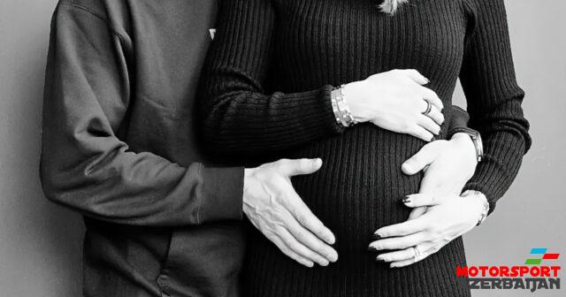 Kimi və həyat yoldaşı Minttu üçüncü övladlarını gözləyirlər Kimi və həyat yoldaşı Minttu üçüncü övladlarını gözləyirlər