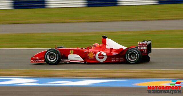 Ş.Lekler Şumaxerin maşınını sürüb Ş.Lekler Şumaxerin maşınını sürüb