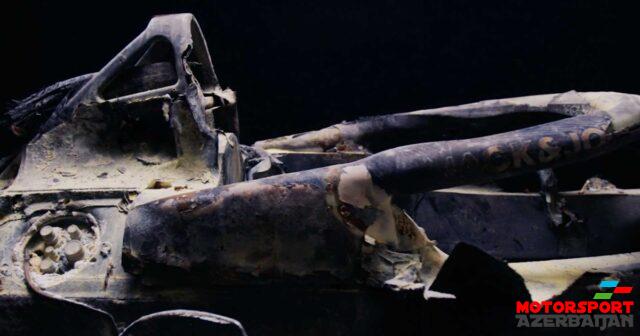 Qrojanın yanmış maşını sərgi eksponatına çevrilib Qrojanın yanmış maşını sərgi eksponatına çevrilib