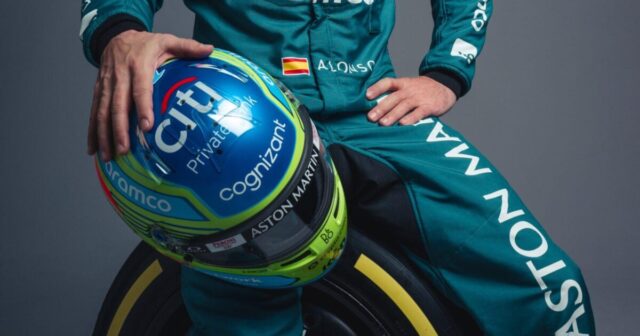 Fernando Alonso yeni dəbilqəsini təqdim edib Fernando Alonso yeni dəbilqəsini təqdim edib