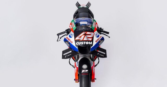 A.Rinzin motosikletinin rəng çaları təqdim olunub A.Rinzin motosikletinin rəng çaları təqdim olunub