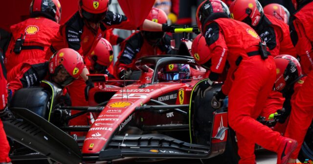 R.Şumaxer: Ferrari sürücülərinin səhvləri artır