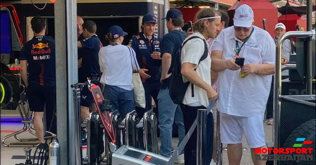 Fettel: Ailə ilə vaxt hiss olunmadan keçir Fettel: Ailə ilə vaxt hiss olunmadan keçir