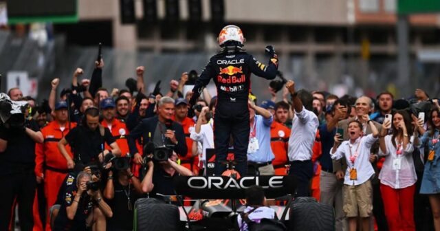 K.Horner: Ferstappeni 1 dövrə gec çağırdıq K.Horner: Ferstappeni 1 dövrə gec çağırdıq