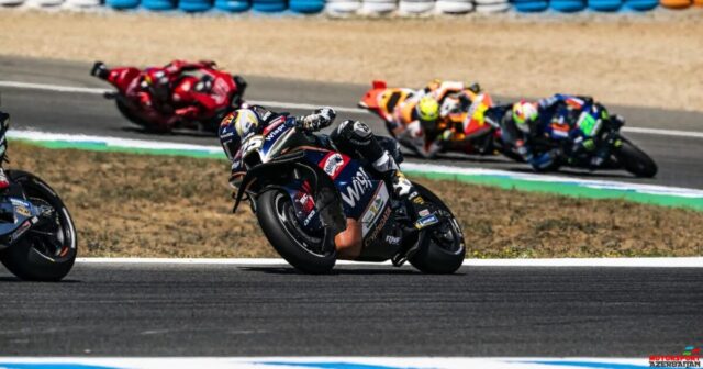 R.Fernandes dəbilqəsinə qusub R.Fernandes dəbilqəsinə qusub